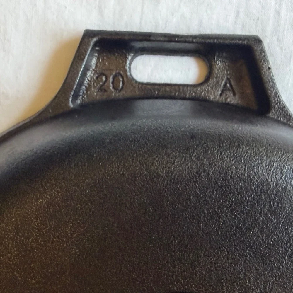 Pampered Chef Cast Iron Mini Skillet Set of 2 Round Dual Handle Pans 5.5 inch